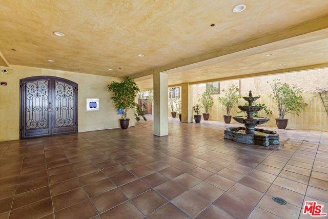 12026 Rhode Island Avenue, Los Angeles CA: https://media.crmls.org/mediaz/a724591c-fe53-4c12-9aa8-99ae2f104f60.jpg