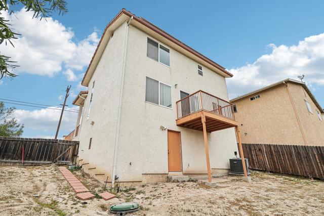 1215 Weaver St, San Diego CA: https://media.crmls.org/mediaz/a72469ea-7aba-4bb0-9912-7c63058bd546.jpg