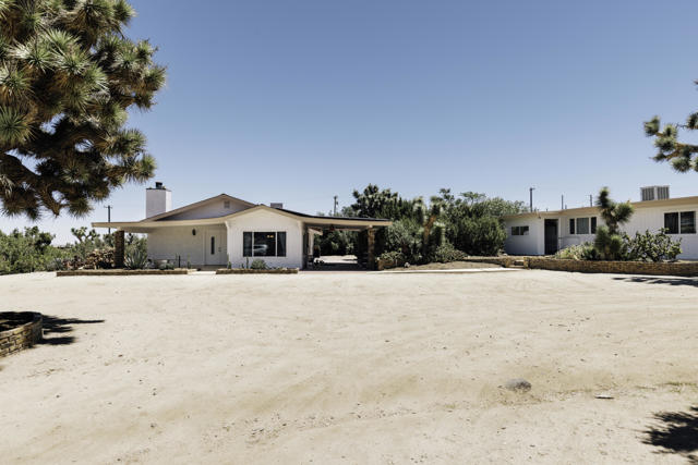 8837 Hardesty Drive Drive, Yucca Valley CA: https://media.crmls.org/mediaz/a7247af8-9fd1-4de1-9e22-f637fc1f41c0.jpg