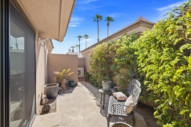 76064 Honeysuckle Drive, Palm Desert, CA 92211