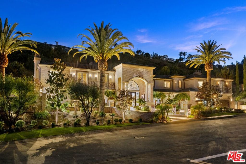 2855 Oak Knoll Drive