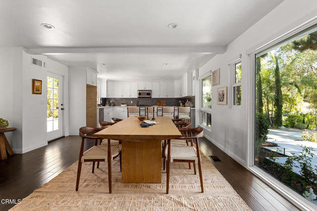 1601 El Rito Avenue, Glendale CA: https://media.crmls.org/mediaz/a72533cb-2205-4f8f-ba87-8e2508678b04.jpg