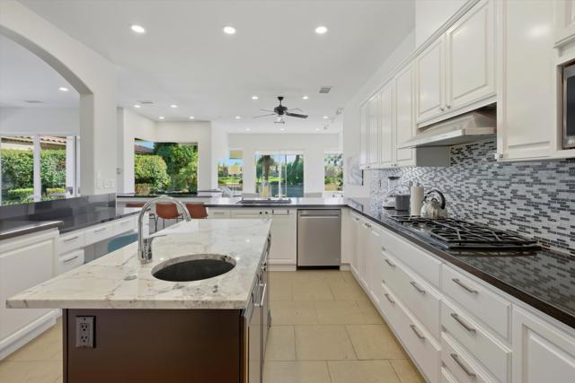 55340 Southern, La Quinta CA: https://media.crmls.org/mediaz/a725801c-c575-44e0-adf4-7f8b3eebb263.jpg