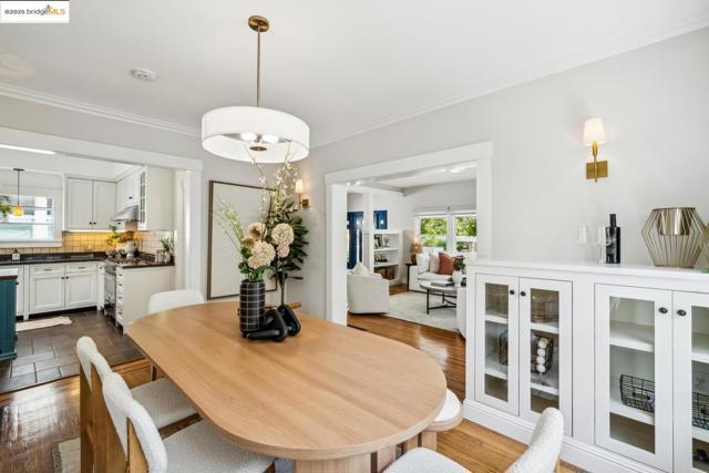 5490 Kales AVE, Oakland CA: https://media.crmls.org/mediaz/a726390c-50cf-4def-8cbe-0ee634b64f5d.jpg
