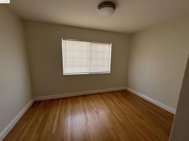 3244 ELLIS ST, Berkeley CA: https://media.crmls.org/mediaz/a7263978-6f70-4368-b87f-9480dbb1d28d.jpg