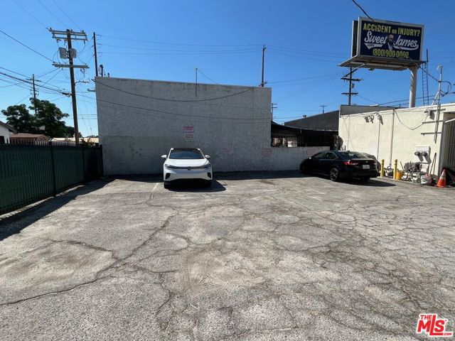 7810 Lankershim Boulevard photo 4