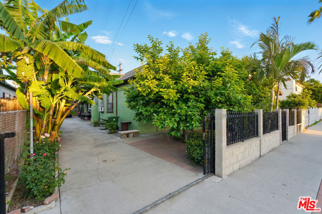 220 N Burlington Avenue, Los Angeles CA: https://media.crmls.org/mediaz/a726a98c-1d8c-4b73-9518-fc249497cac5.jpg