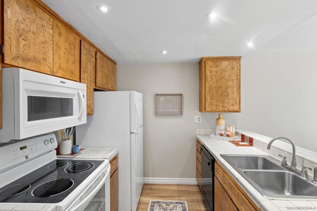 5989 Rancho Mission Rd - photo 9