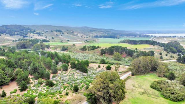 1030 Etheldore Street, Moss Beach CA: https://media.crmls.org/mediaz/a727e670-efe9-47de-ad61-506057915a1f.jpg
