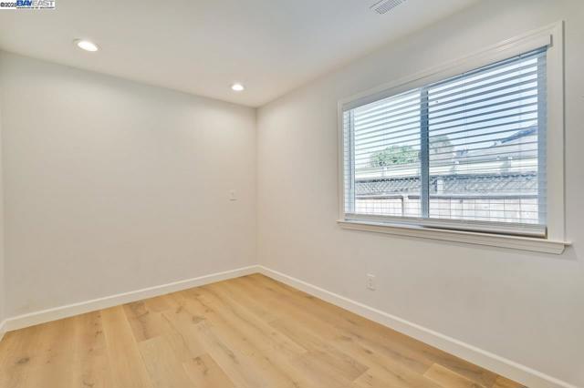 Image 12 of 32 For 212 Rengstorff Ave