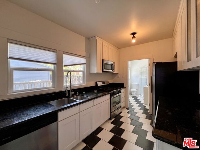 669 W Sepulveda Street, San Pedro CA: https://media.crmls.org/mediaz/a729497d-9887-4bfd-a540-4f54eb914b7f.jpg