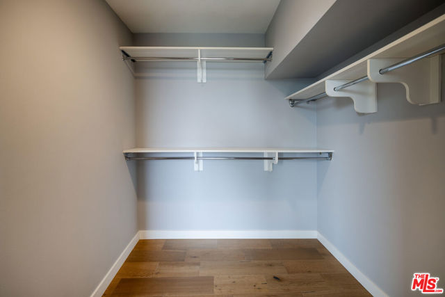 1246 1/2 Gordon Street, Los Angeles CA: https://media.crmls.org/mediaz/a7296028-902f-4bb2-8bb0-fe6694916298.jpg
