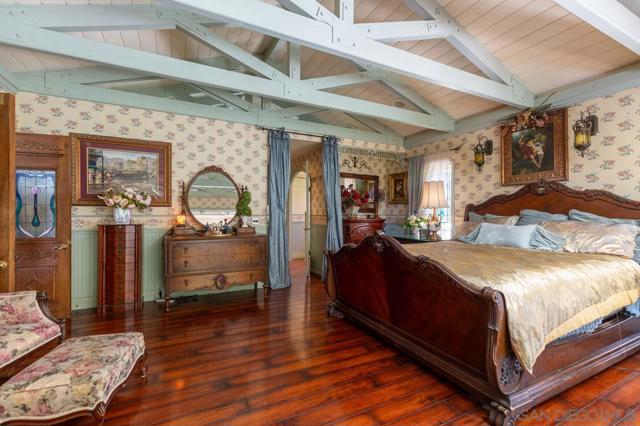 11339 Rolling Hills Dr, El Cajon CA: https://media.crmls.org/mediaz/a729a629-78c4-4bdf-b365-6b457b92a03e.jpg