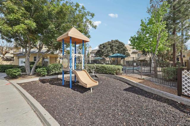 2077 Lakeridge Circle, Chula Vista CA: https://media.crmls.org/mediaz/a729e4cc-de19-46fb-a281-eeb26f4154d6.jpg