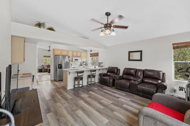 Detail Gallery Image 10 of 31 For 14204 Legacy Ln, El Cajon,  CA 92021 - 3 Beds | 2 Baths