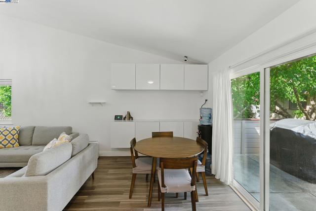 6198 Civic Terrace Ave, Newark CA: https://media.crmls.org/mediaz/a72bdad7-52ed-46df-9cf7-489616f82450.jpg