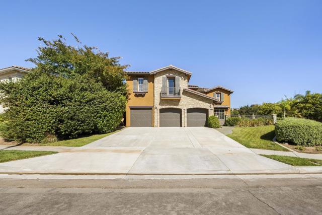 5545 Nanday Ct, Oceanside CA: https://media.crmls.org/mediaz/a72bf749-7107-4906-8622-2bc79ee2ea51.jpg
