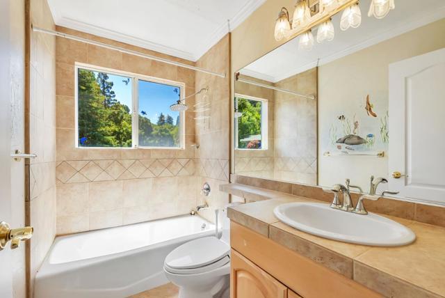 17 Muth Drive, Orinda CA: https://media.crmls.org/mediaz/a72bf85d-325e-41da-83be-559b4e9e621b.jpg