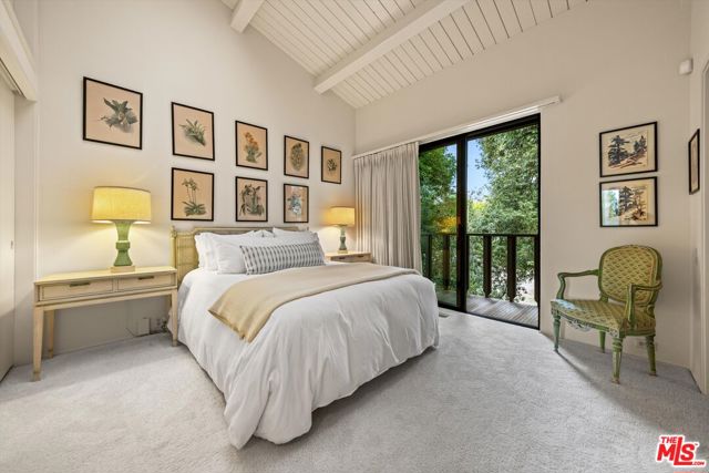 1048 E La Loma Avenue, Somis CA: https://media.crmls.org/mediaz/a72c1772-2abd-4941-aa3a-da0be010a07d.jpg