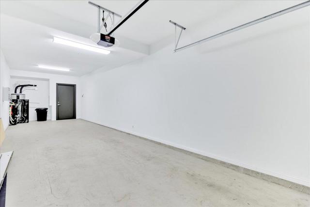 210 Waters Park Circle, San Mateo CA: https://media.crmls.org/mediaz/a72c2fa7-9dd5-4000-941b-af5bb0270730.jpg