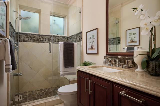 44506 Vista Grande Court, Fremont CA: https://media.crmls.org/mediaz/a72c84a7-5281-4c1d-82e4-3d66fcb25411.jpg