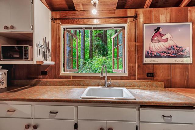 855 Dearborn Park Road, Pescadero CA: https://media.crmls.org/mediaz/a72e087c-a3ae-472e-9878-44662e4a11b8.jpg