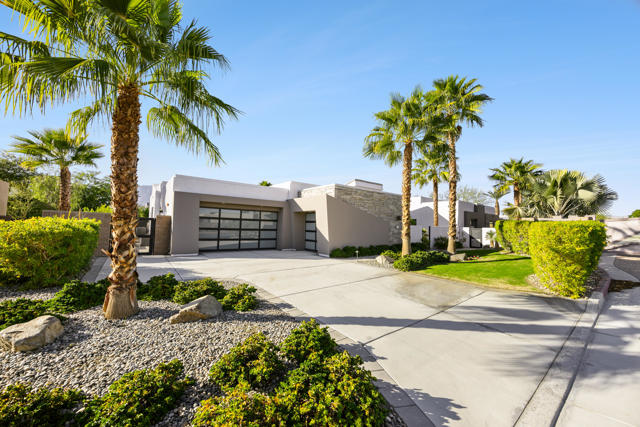 1 Via Merenda, Rancho Mirage CA: https://media.crmls.org/mediaz/a72ea9ef-9b7f-481b-959b-221422e515da.jpg