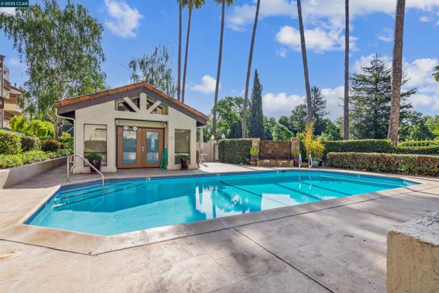1731 S Villa Way, Walnut Creek CA: https://media.crmls.org/mediaz/a72efbc0-0aba-4a27-ab71-1d24b5d02598.jpg