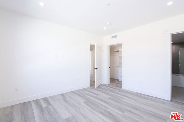 11800 Courtleigh Drive, Los Angeles CA: https://media.crmls.org/mediaz/a72f9278-8a41-4e4c-a910-0d0ea6cf4ddf.jpg