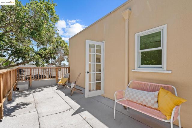 355 Arlington Ave., Berkeley CA: https://media.crmls.org/mediaz/a7300a95-ecf4-48f1-a97a-bb96725bc507.jpg