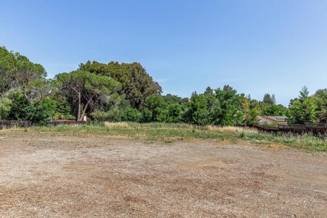 27121 W Fremont Road, Los Altos Hills CA: https://media.crmls.org/mediaz/a7300bab-ec1c-4cdc-8313-eed7c005c187.jpg