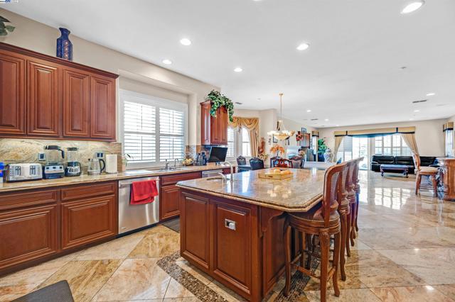 6013 Kingsmill Ter, Dublin CA: https://media.crmls.org/mediaz/a7304c86-57be-4212-b931-6f955bb58fd3.jpg