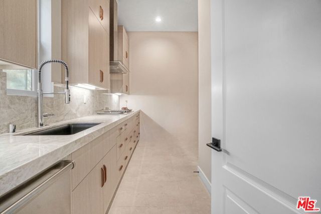 11848 N Hillsborough Lane, Porter Ranch CA: https://media.crmls.org/mediaz/a730a66c-4740-4846-9647-c2448f9e0ec2.jpg
