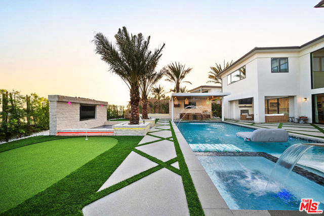 20216 W Albion Way, Porter Ranch CA: https://media.crmls.org/mediaz/a7329bf3-e135-4178-b2c2-cd9a40ca205c.jpg