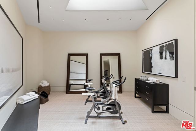 455 N Palm Drive, Beverly Hills CA: https://media.crmls.org/mediaz/a733391a-ec85-454a-a11e-e26b2e5f8239.jpg