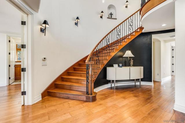 1045 Van Nuys St., San Diego CA: https://media.crmls.org/mediaz/a734bd65-97da-4cc2-b165-2ff1cb3e7270.jpg