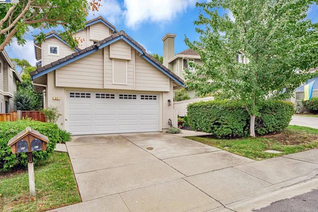 47 Summer Hill Court, Danville CA: https://media.crmls.org/mediaz/a73510c0-c60e-4e00-8ba8-ba53fde48828.jpg