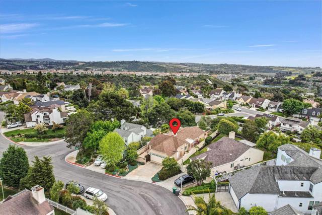 4459 Dorchester Pl, Carlsbad CA: https://media.crmls.org/mediaz/a7354b4e-cf9f-4d8e-9f97-de0cb200190c.jpg