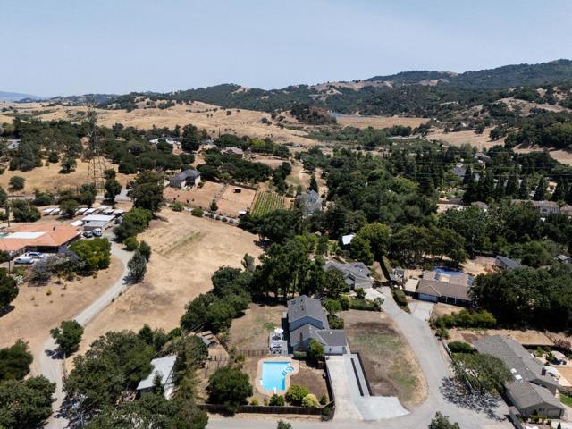 7565 Tierra Sombra Court, San Jose CA: https://media.crmls.org/mediaz/a735917e-1b96-4d5d-8f7e-1b0590caffd1.jpg