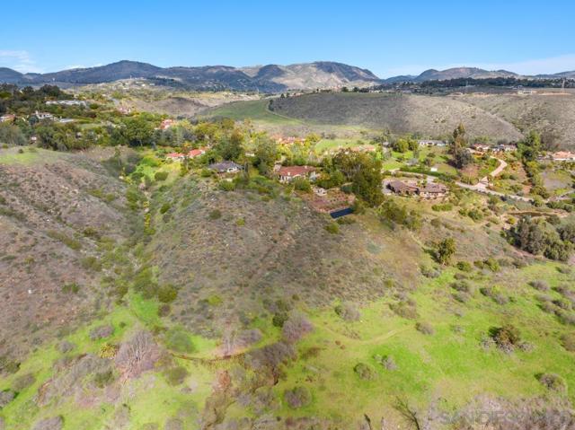 16574 Zumaque, Rancho Santa Fe CA: https://media.crmls.org/mediaz/a735dca6-3928-4880-8d2b-f5097858bf0a.jpg