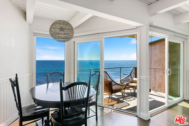 11856 Beach Club Way, Malibu CA: https://media.crmls.org/mediaz/a735f7dc-6799-4bdf-bcce-e35013922297.jpg
