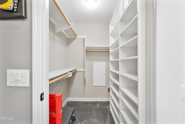 1524 Seabridge Lane, Oxnard CA: https://media.crmls.org/mediaz/a7361857-4e89-49ba-a426-a11462820a24.jpg