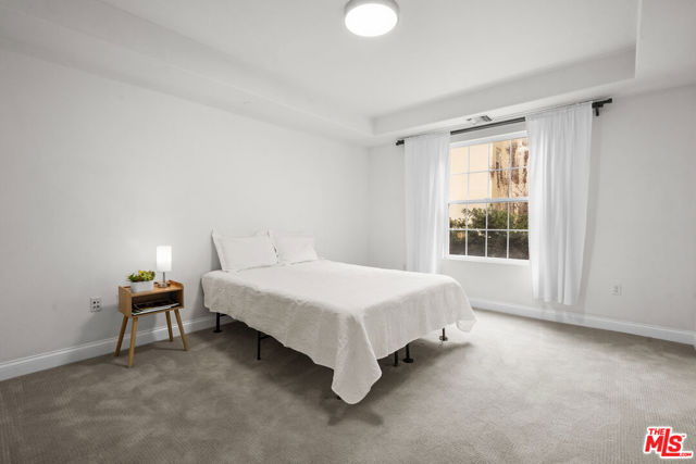 12975 Agustin Place, Playa Vista CA: https://media.crmls.org/mediaz/a7365d47-9bc5-43f9-b348-2147f5111fd4.jpg
