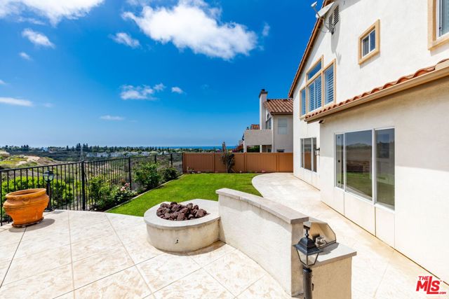 1537 Turquoise Drive, Carlsbad CA: https://media.crmls.org/mediaz/a7371e33-b41e-4b05-8711-107fb1566c45.jpg