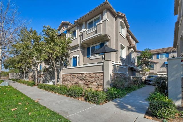 4031 Aidan Cir, Carlsbad CA: https://media.crmls.org/mediaz/a73782f8-ef56-4707-9f21-fd9a1e2f77ea.jpg
