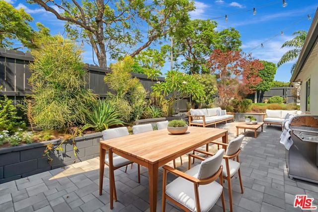4340 W 60th Street, Los Angeles CA: https://media.crmls.org/mediaz/a73784d0-7387-4706-84f7-04e5b53b9962.jpg
