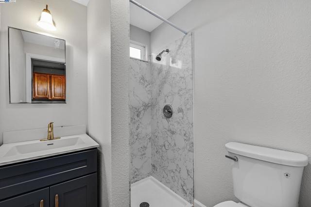 27946 Pompano Ave, Hayward CA: https://media.crmls.org/mediaz/a7384e31-a501-4288-8558-69c6f0de16df.jpg