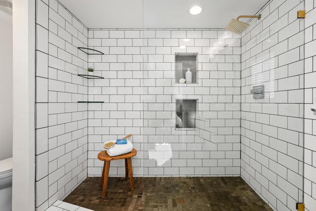 Detail Gallery Image 40 of 55 For 401 N Coast Hwy #301,  Oceanside,  CA 92054 - 3 Beds | 3 Baths