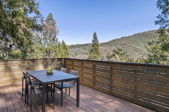1023 Los Trancos Road, Portola Valley CA: https://media.crmls.org/mediaz/a739104e-d404-4dc4-b063-0dbf0c3ed06d.jpg