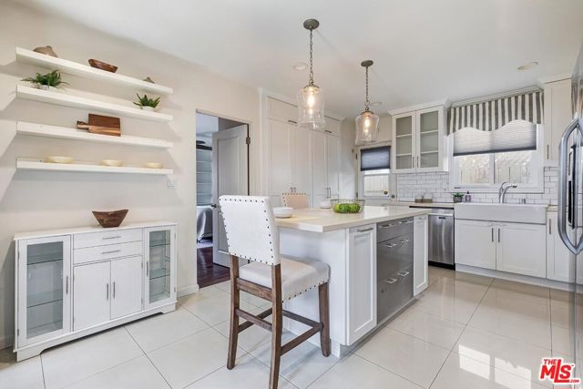 3804 Lenawee Avenue, Culver City CA: https://media.crmls.org/mediaz/a73951a1-23e3-43b1-8dc1-dd8daaedca06.jpg